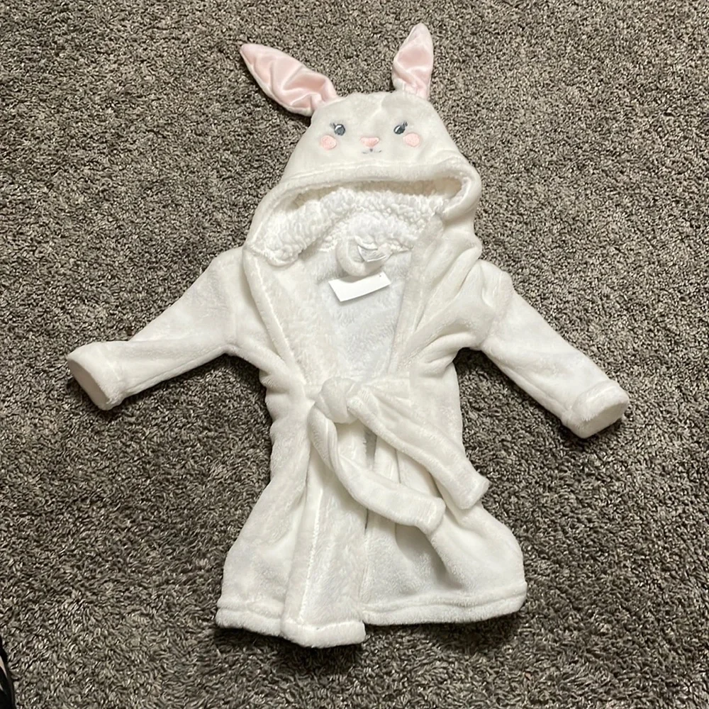 Modern baby bunny robe 0 to 9 month bunny robe w/ears Like‎ new condition